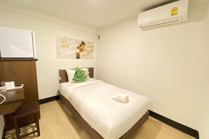 Room 17 of 48