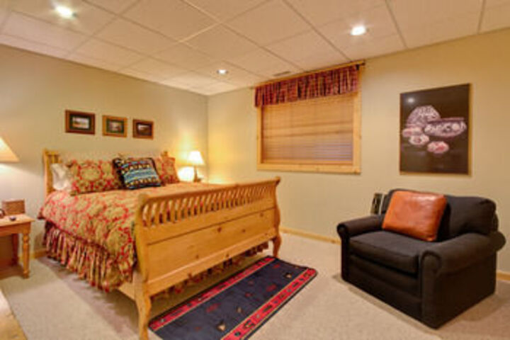 Room 7 of 24
