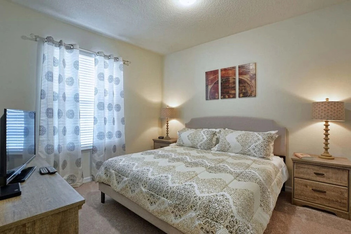 Room 2 of 35