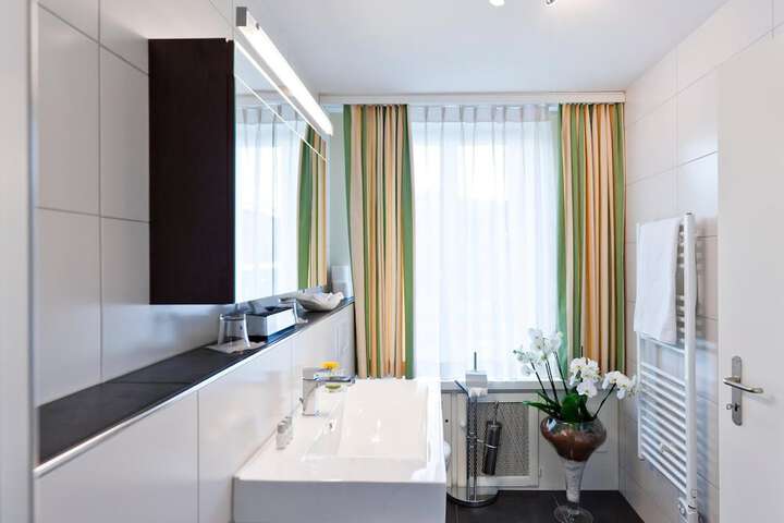 Room 47 of 79