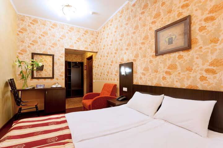 Room 4 of 121