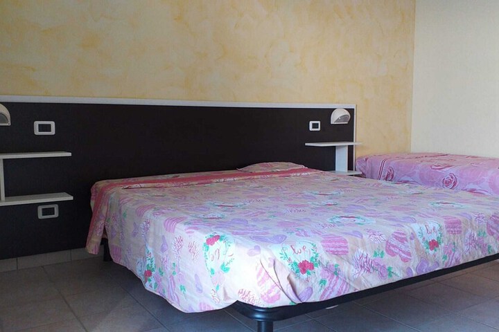 Room 3 of 17