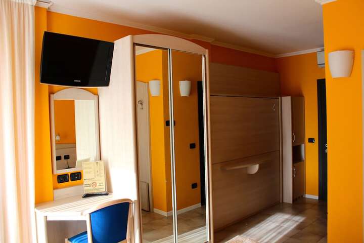 Room 7 of 58