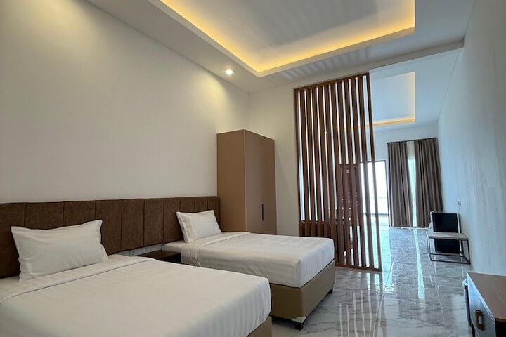 Room 7 of 14