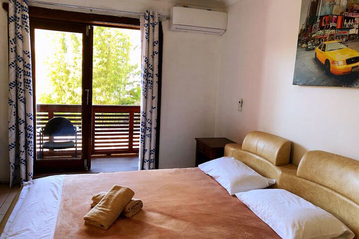 Room 8 of 35