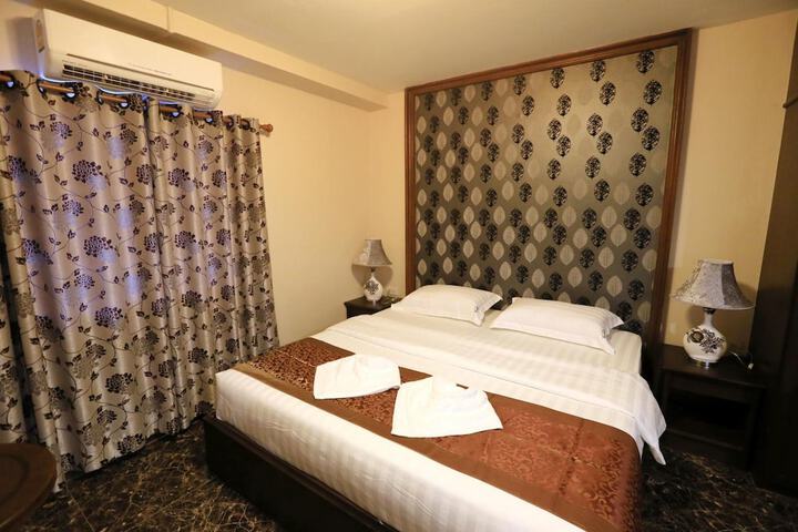 Room 11 of 35