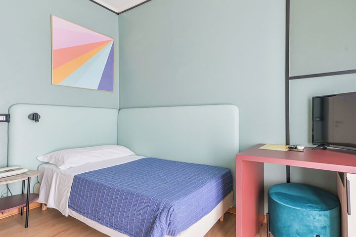 Room 105 of 241
