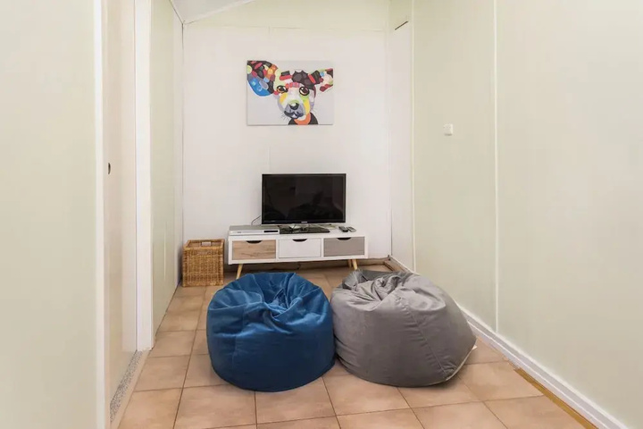 Room 7 of 15