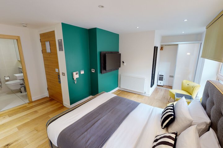 Room 179 of 296