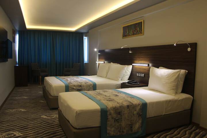 Room 12 of 34