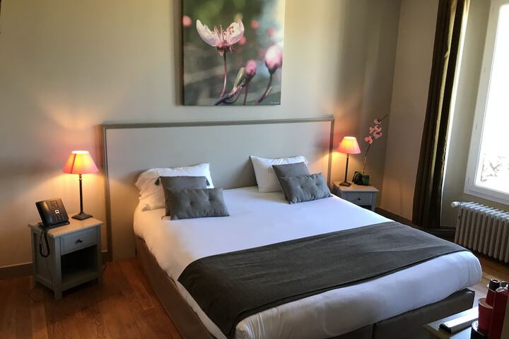 Room 6 of 62