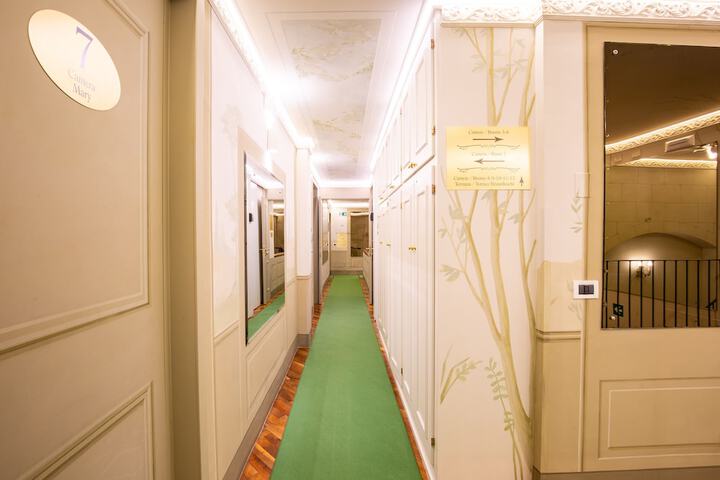 Room 18 of 90