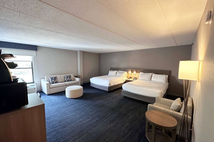 Room 12 of 21