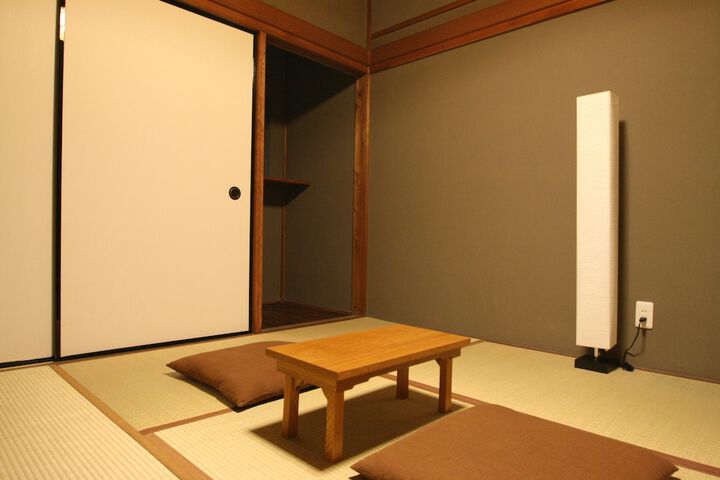 Room 13 of 107
