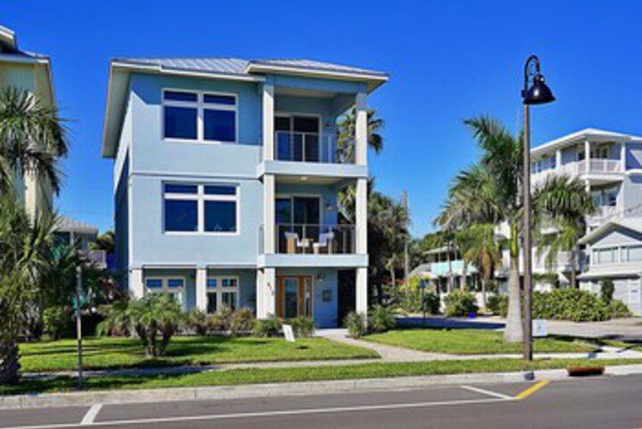 Image of Pass-A-Grille Luxury Waterfront 612 by Techtravel