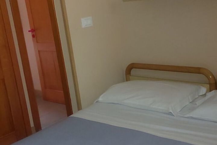 Room 17 of 64