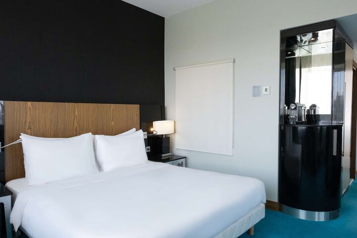 Room 62 of 160