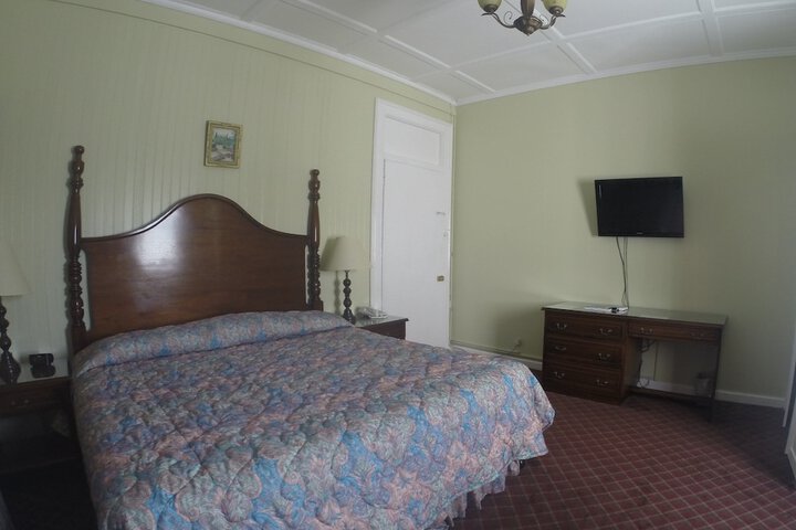 Room 6 of 95