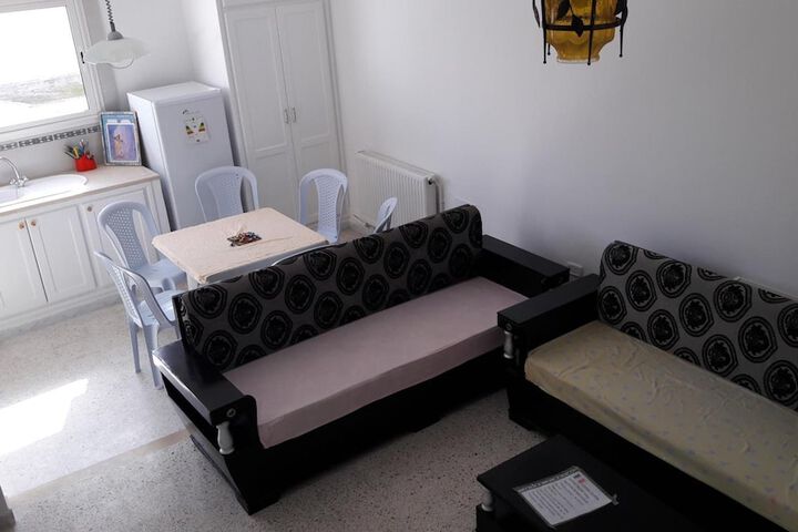 Room 33 of 61