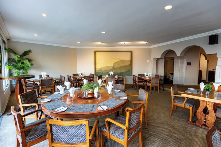 Dining 48 of 81