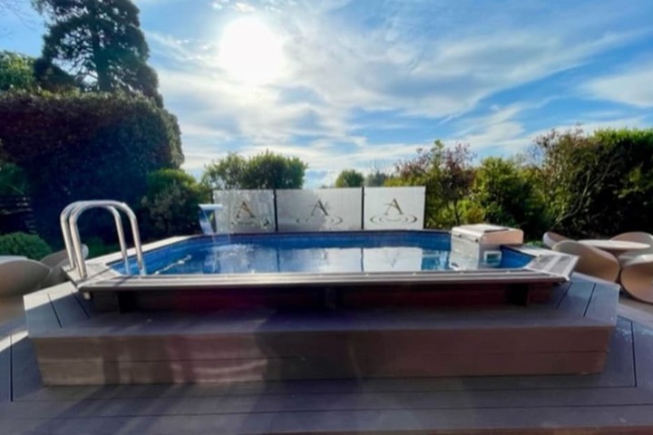 Pool 54 of 76