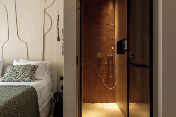 Room 43 of 90