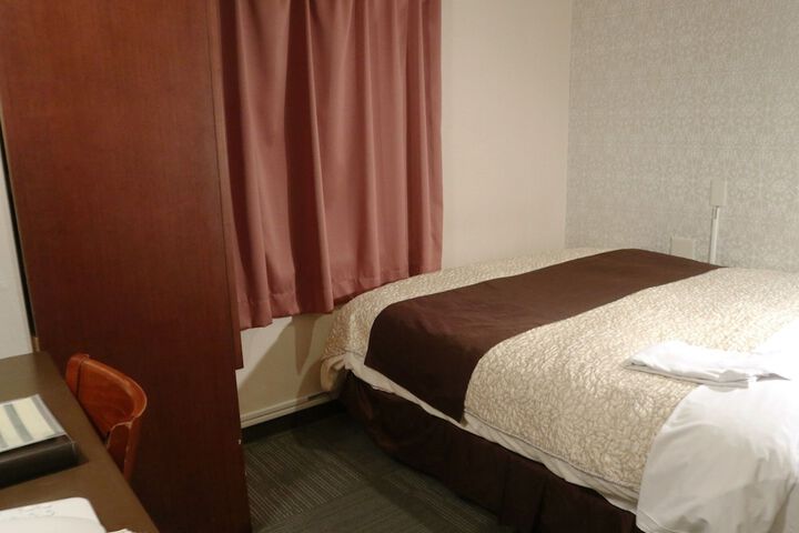 Room 5 of 25