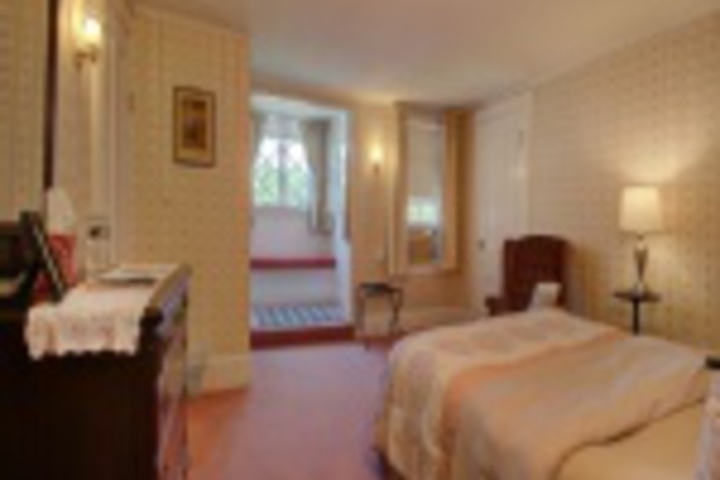 Room 373 of 408