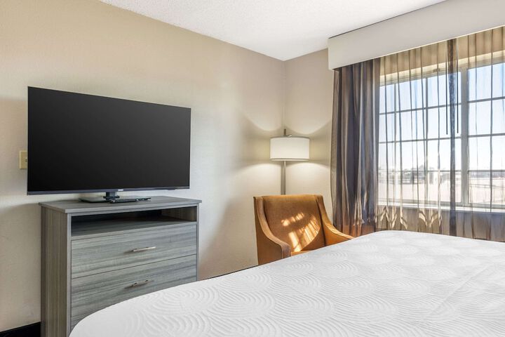 Room 17 of 39