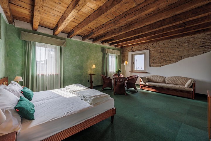Room 39 of 57