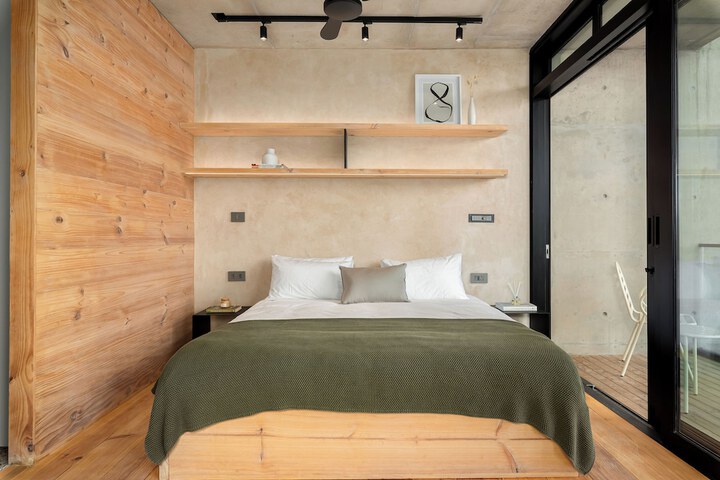 Room 28 of 66