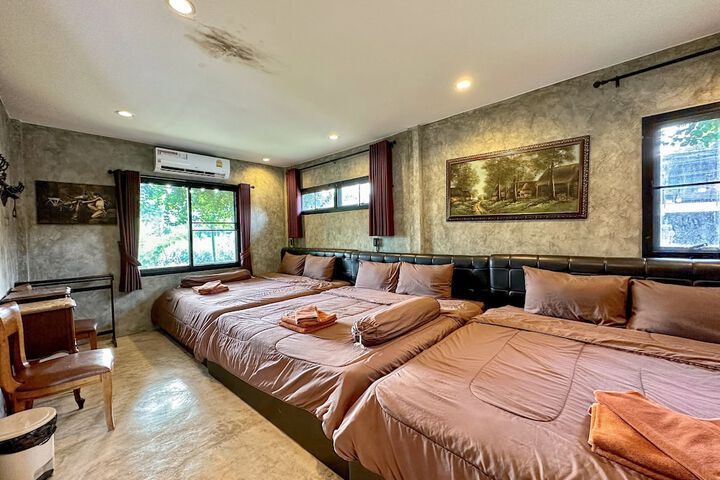 Room 5 of 187