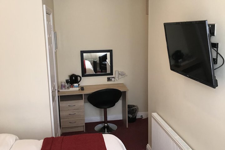 Room 16 of 66
