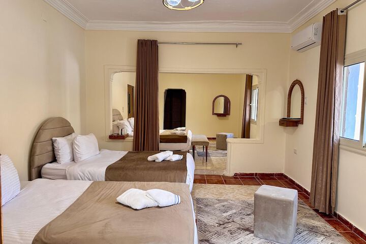 Room 12 of 38