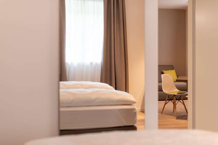 Room 26 of 172