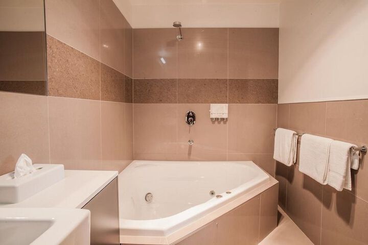 Room 3 of 20