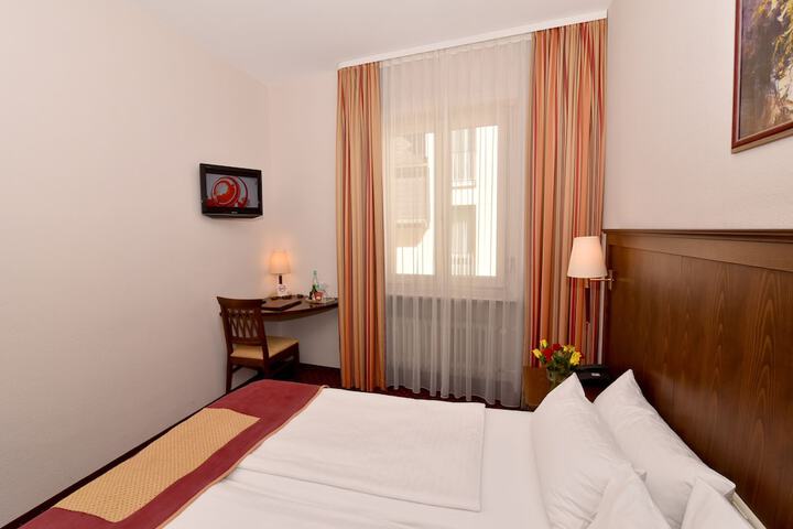 Room 14 of 57