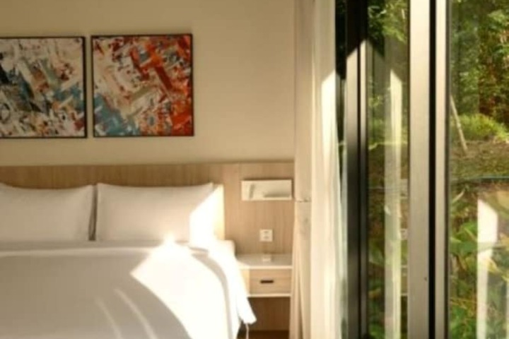 Room 65 of 251
