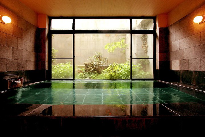 Pools & Facilities