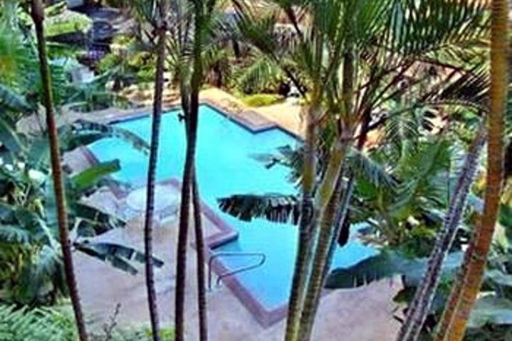 Pool 25 of 28