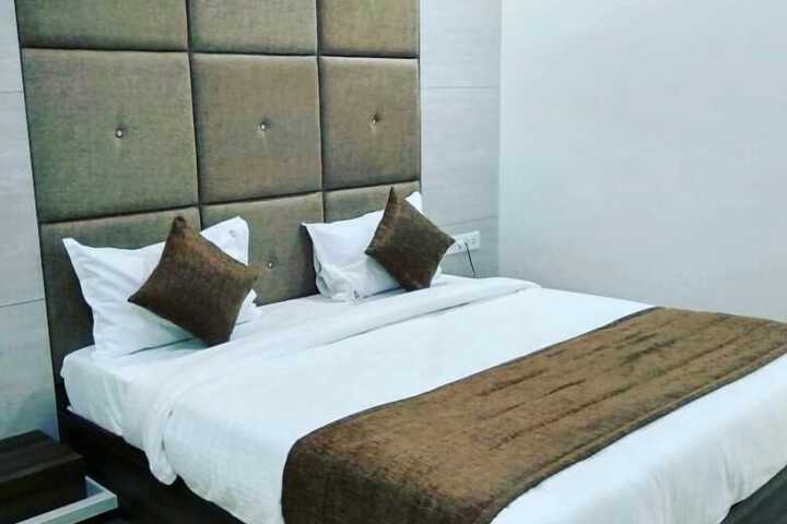 Room 45 of 132