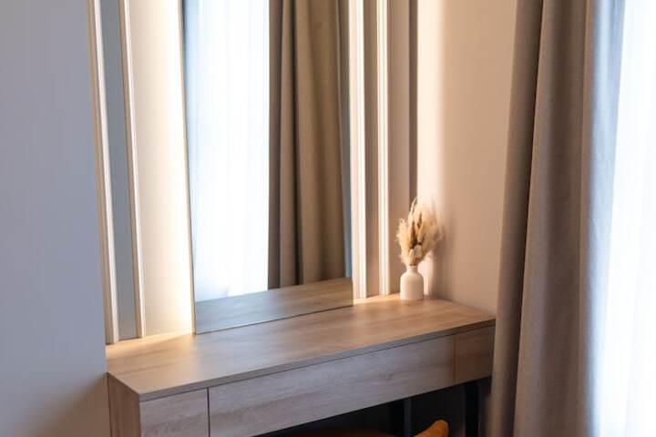 Room 9 of 25