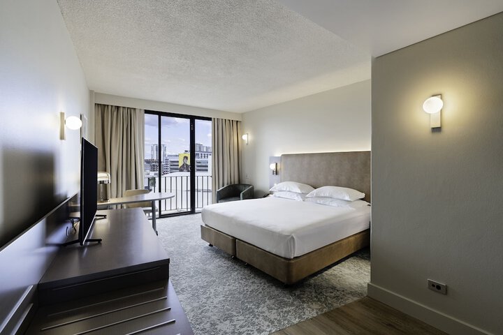 Room 8 of 47