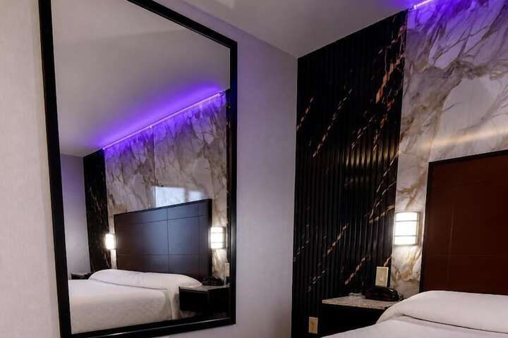 Room 8 of 16