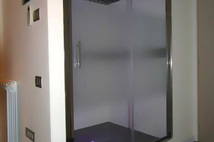 Room 12 of 27