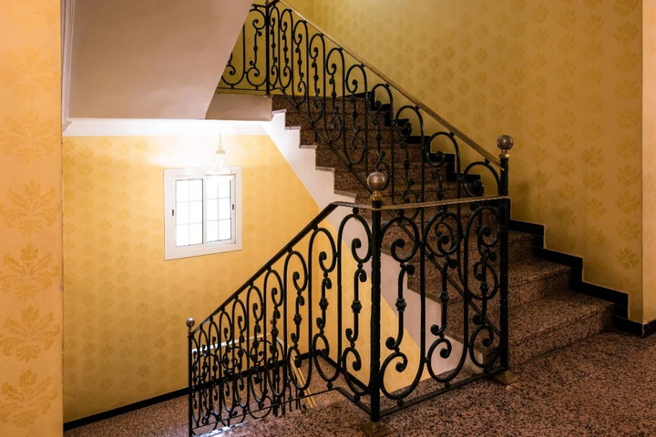 Room 9 of 13