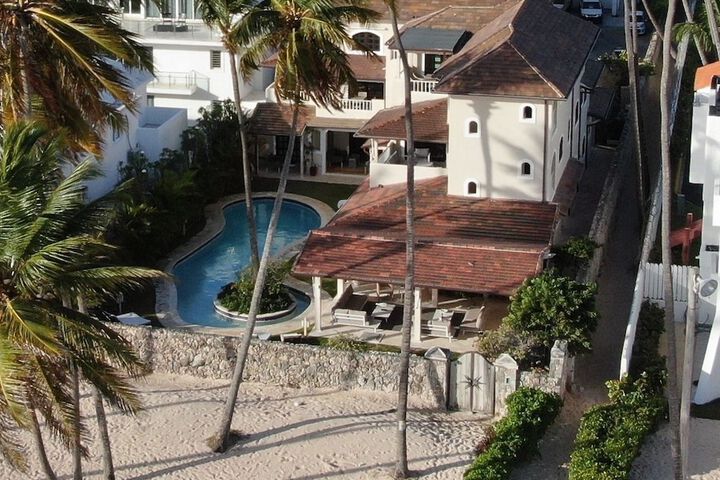 Hotel Exterior 50 of 59