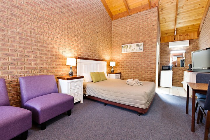 Room 2 of 19