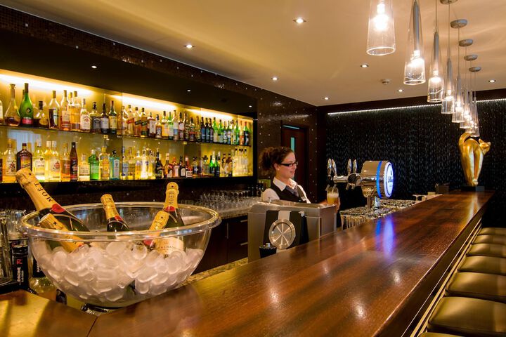 Lounge 57 of 78