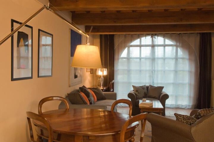 Room 38 of 141
